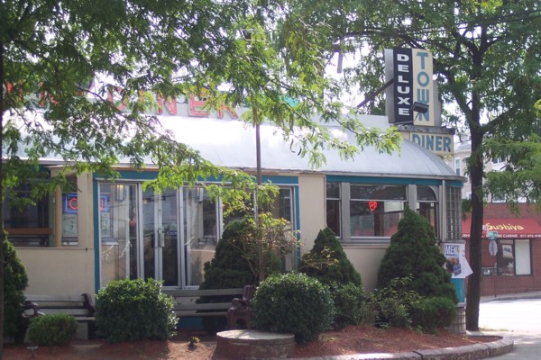 photo of Deluxe Town Diner, Watertown, MA