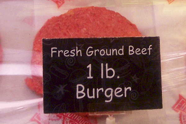 photo of one-pound burger from Fuddruckers, Saugus, MA