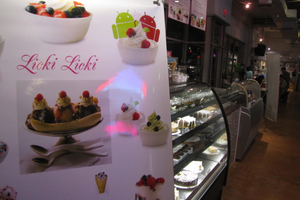 photo of the Licki Licki dessert stand within the Hong Kong Supermarket/Super 88 food court in Allston, MA