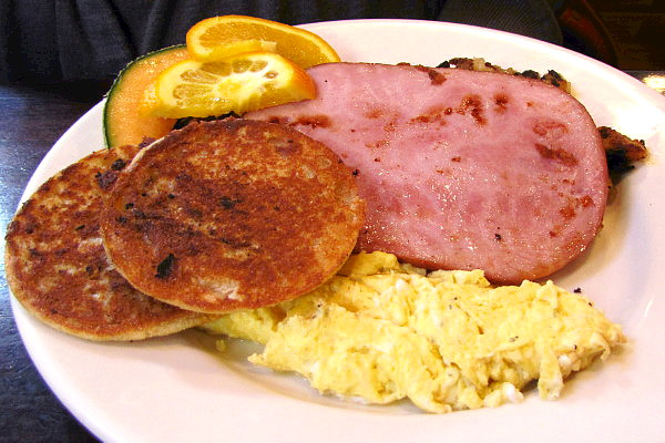 photo of a breakfast plate from Niko's Restaurant, Weymouth, MA