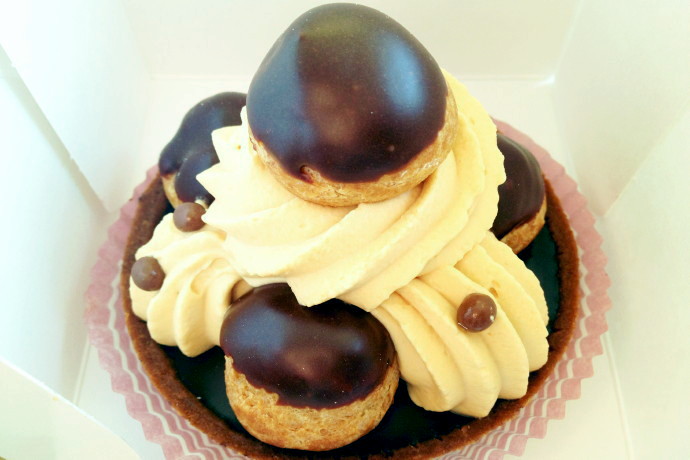 photo of chocolate caramel profiterole from PB Boulangerie Bistro, Wellfleet, MA