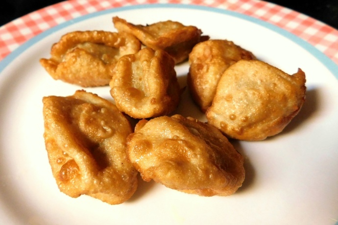 photo of deep-fried pork dumplings from Thai Moon, Arlington, MA